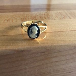 Vintage-inspired Cameo Ring (adjustable)